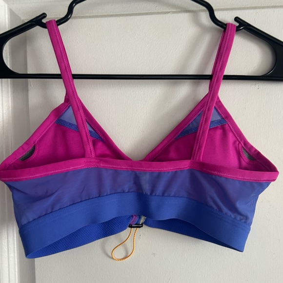 Nike Indy Icon Clash Toggle Sports Bra size Small - Picture 3 of 4
